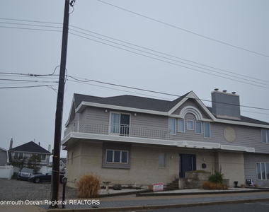 106 Oceanfront - Photo Thumbnail 3