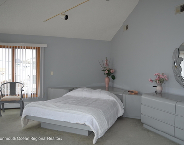 106 Oceanfront - Photo Thumbnail 30