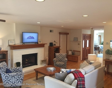 203 Stockton Boulevard - Photo Thumbnail 4