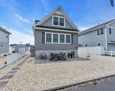 24 Virginia Avenue - Photo Thumbnail 6