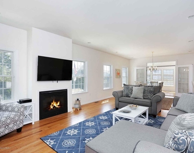 111 York Avenue - Photo Thumbnail 7