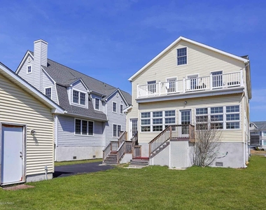 111 York Avenue - Photo Thumbnail 27