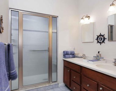 111 York Avenue - Photo Thumbnail 18