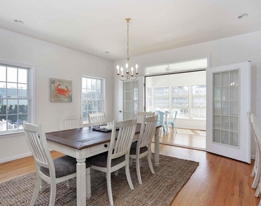 111 York Avenue - Photo Thumbnail 9