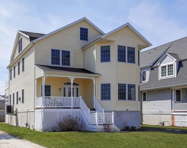 111 York Avenue - Photo Thumbnail 3