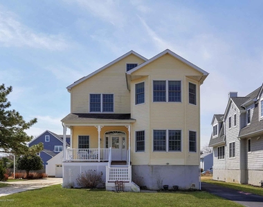 111 York Avenue - Photo Thumbnail 2
