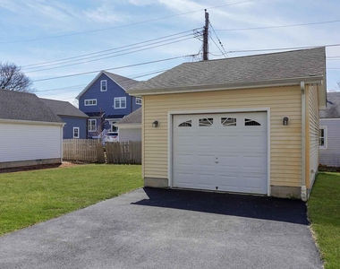 111 York Avenue - Photo Thumbnail 28