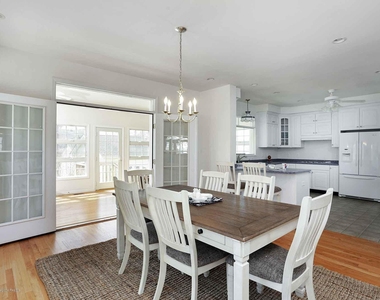 111 York Avenue - Photo Thumbnail 10