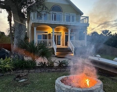 1405 S Riverside Drive - Photo Thumbnail 28