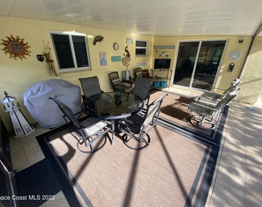 8800 Sea Shell Lane - Photo Thumbnail 16