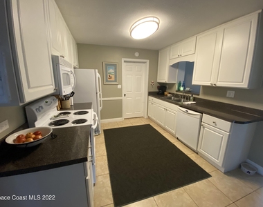 8800 Sea Shell Lane - Photo Thumbnail 8