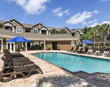 1001 Cascade Circle - Photo Thumbnail 8