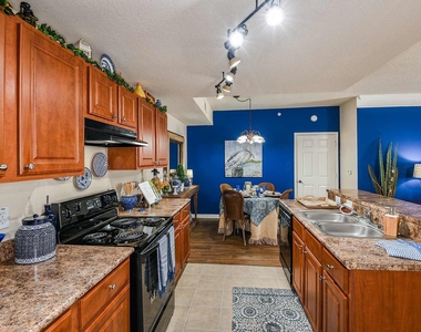1001 Cascade Circle - Photo Thumbnail 5