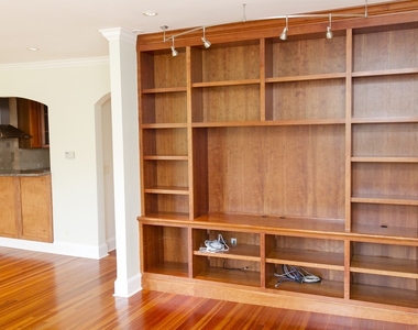 319 Marlborough St - Photo Thumbnail 9