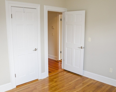 319 Marlborough St - Photo Thumbnail 18