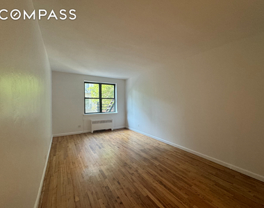 445 W 48th St - Photo Thumbnail 7