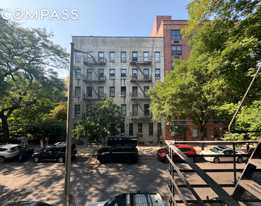 445 W 48th St - Photo Thumbnail 8