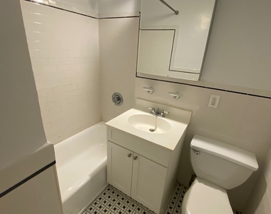 East 84th Street - Photo Thumbnail 5