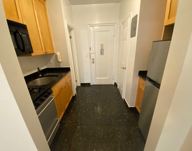 East 84th Street - Photo Thumbnail 3