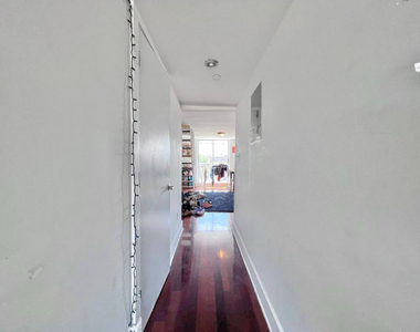 16 Meserole Street - Photo Thumbnail 17