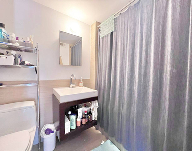16 Meserole Street - Photo Thumbnail 11