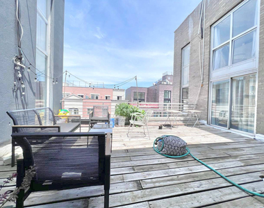 16 Meserole Street - Photo Thumbnail 12
