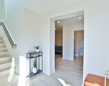 1529 Doheny Way - Photo Thumbnail 10