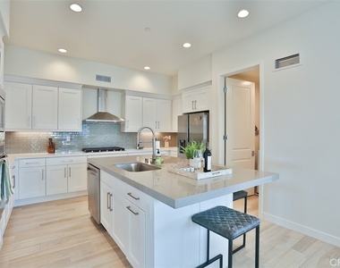1529 Doheny Way - Photo Thumbnail 13