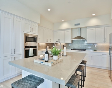 1529 Doheny Way - Photo Thumbnail 16
