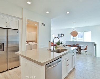 1529 Doheny Way - Photo Thumbnail 15