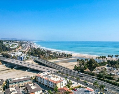 1529 Doheny Way - Photo Thumbnail 1