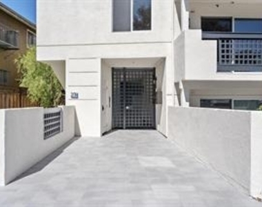 518 Almer - Photo Thumbnail 1