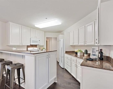 518 Almer - Photo Thumbnail 12