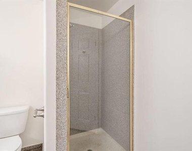518 Almer - Photo Thumbnail 20