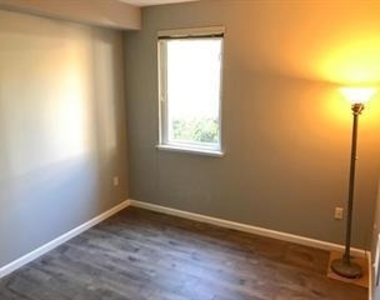 401 Norfolk Street - Photo Thumbnail 11