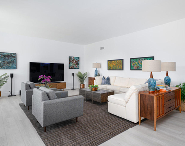 447 Desert Lakes Drive - Photo Thumbnail 3