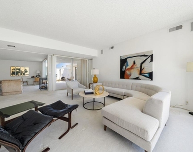 157 Desert Lakes Drive - Photo Thumbnail 8