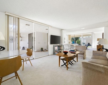 157 Desert Lakes Drive - Photo Thumbnail 11