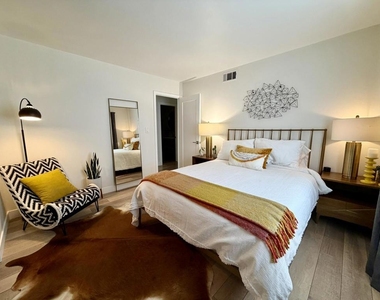 117 Juan Circle - Photo Thumbnail 11