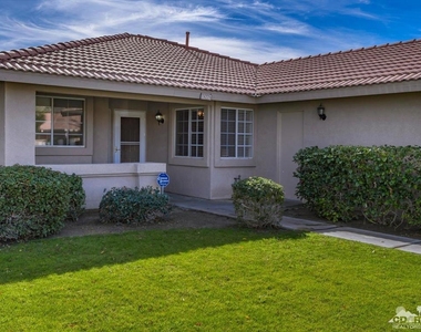 78225 Desert Fall Way - Photo Thumbnail 2