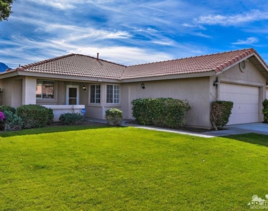 78225 Desert Fall Way - Photo Thumbnail 1