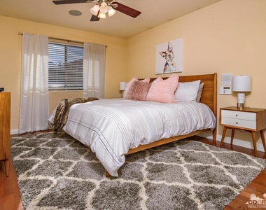 78225 Desert Fall Way - Photo Thumbnail 13