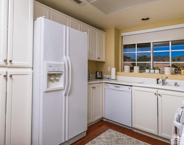 78225 Desert Fall Way - Photo Thumbnail 8