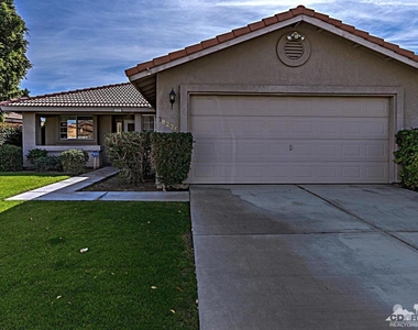 78225 Desert Fall Way - Photo Thumbnail 22
