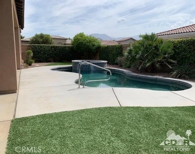 48219 Newport Bridge Pl Place - Photo Thumbnail 13