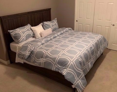 48219 Newport Bridge Pl Place - Photo Thumbnail 20