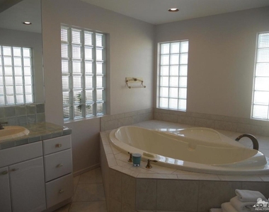 101 Juan Circle - Photo Thumbnail 14