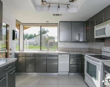 101 Juan Circle - Photo Thumbnail 5