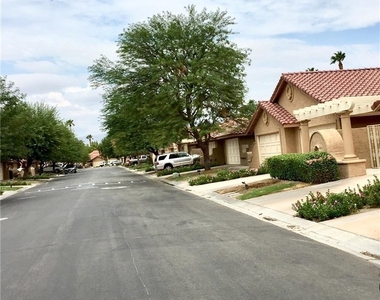 41120 Woodhaven Drive - Photo Thumbnail 24