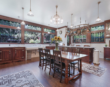 4311 Victoria Park Drive - Photo Thumbnail 11